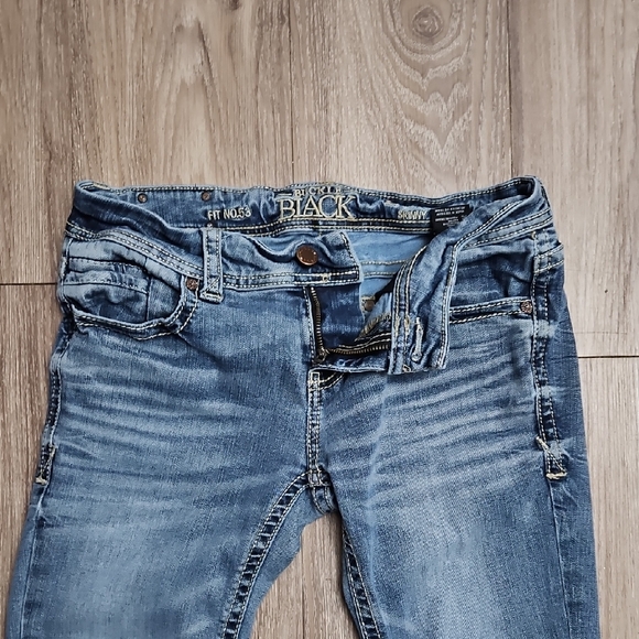 Buckle Women's Faded Blue Skinny Jeans - Picture 4 of 16